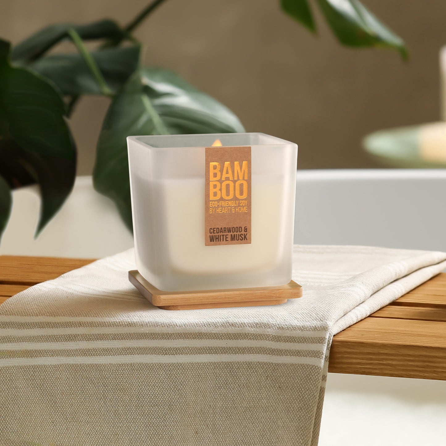 Cedarwood & White Musk Candle - Large