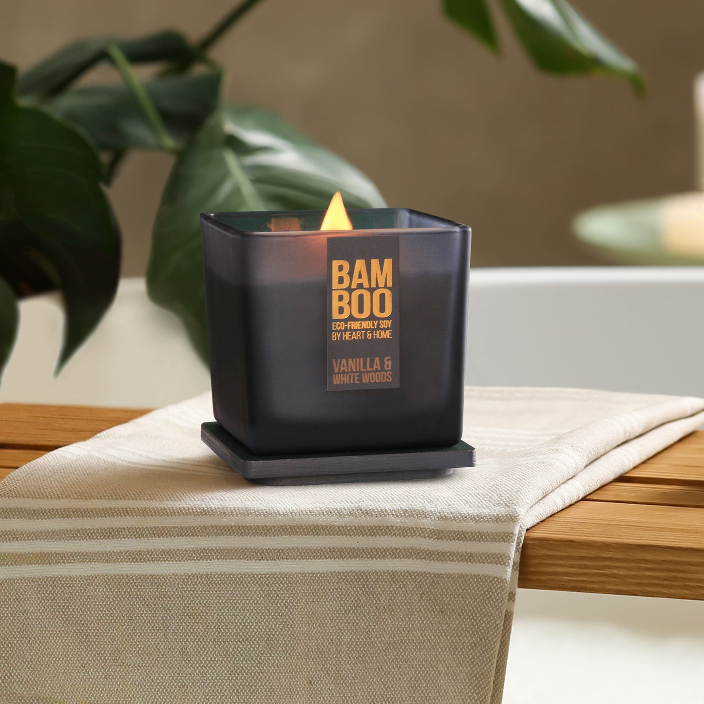 Vanilla & White Woods Candle - Large
